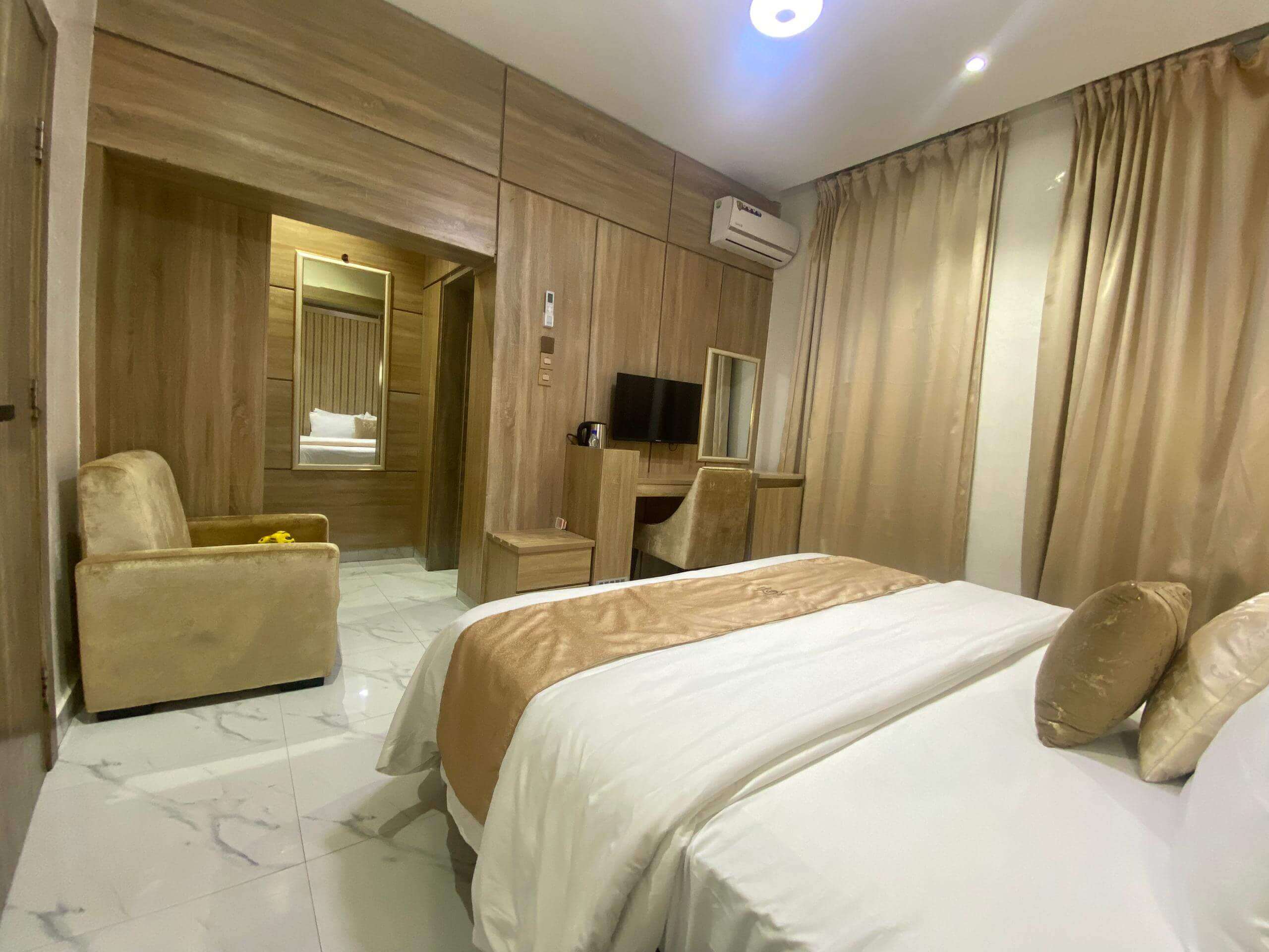 Castle room 5