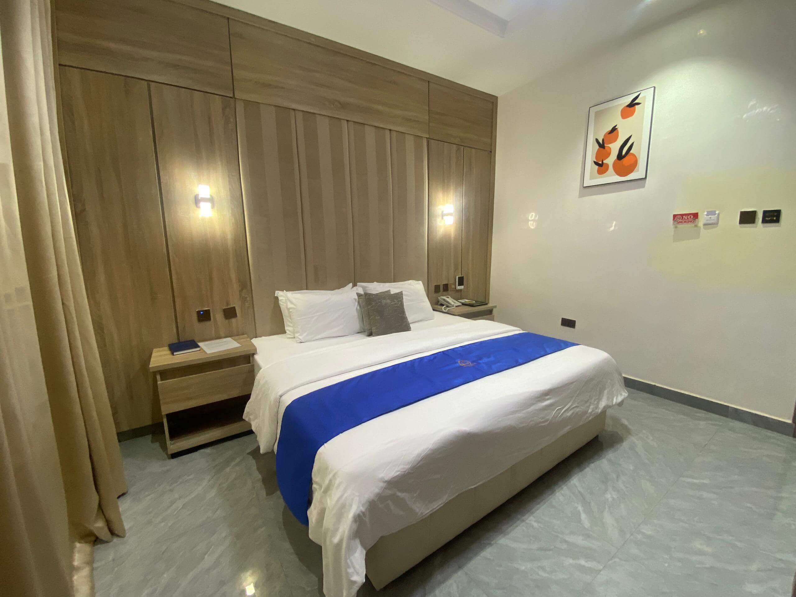 Deluxe room 3