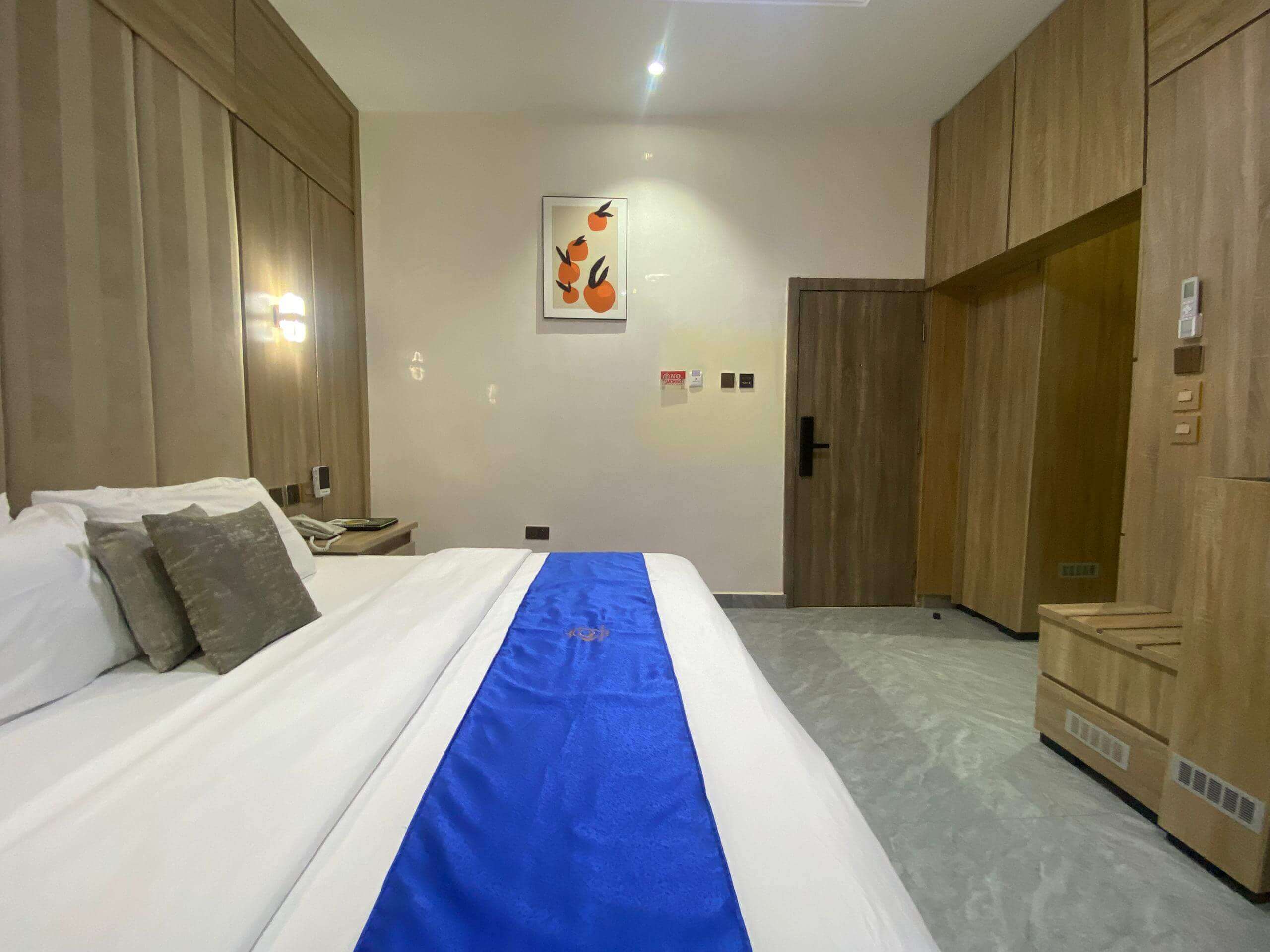 Deluxe room 2
