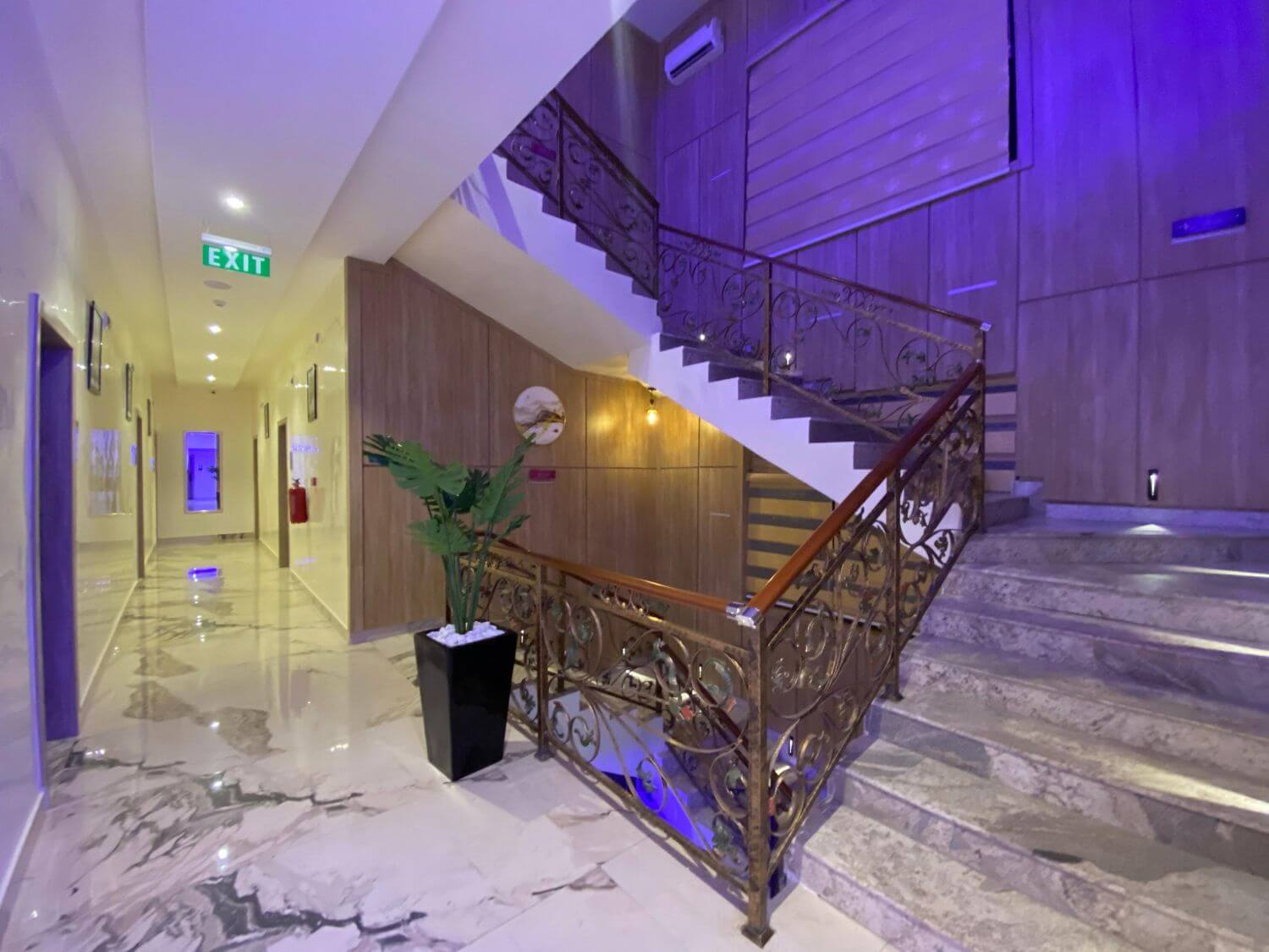 Luxury suite at Greenview Hotel