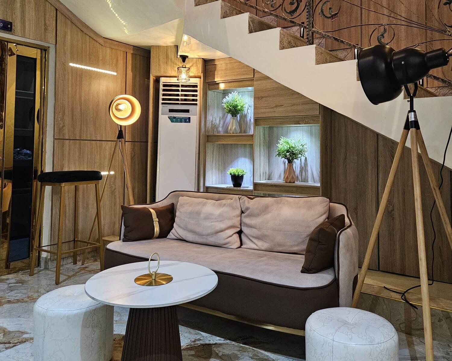 Reception area at Greenview Hotel